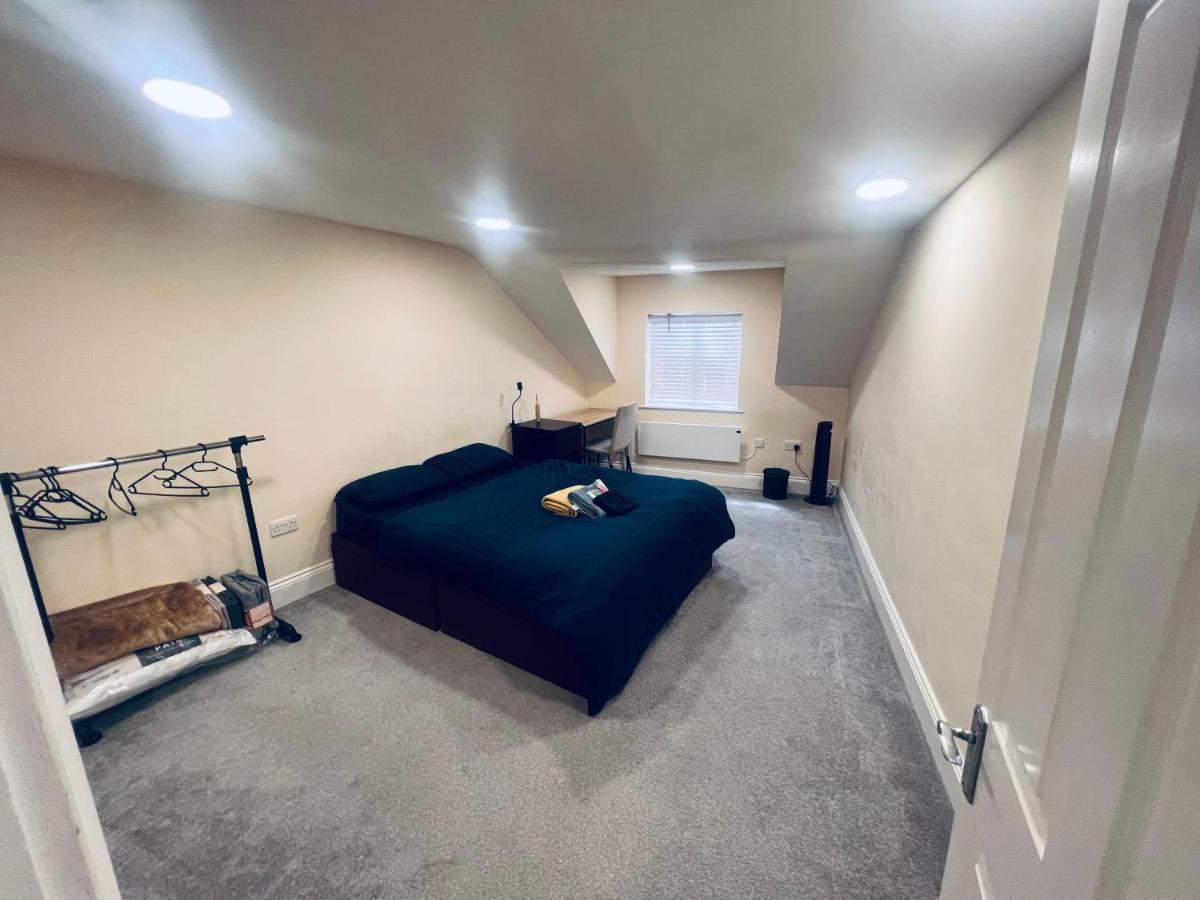 Double Bed Room Theobald Street Borehamwood Bagian luar foto